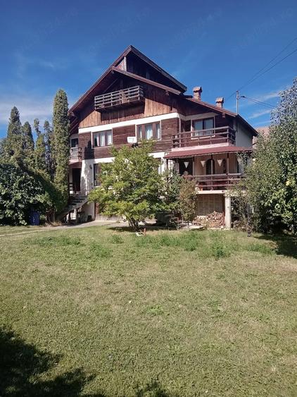 PROPIETAR URGENT Casa duplex BRAN arpox 300m utili, 1300mp teren - 2 case la pret de 1 apartament !! - 8