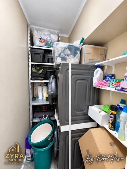 Apartament cu 4 camere decomandat în Lujerului