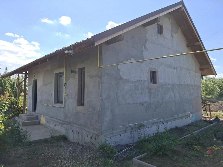 Casă cu Teren 1217 Mp în Schela