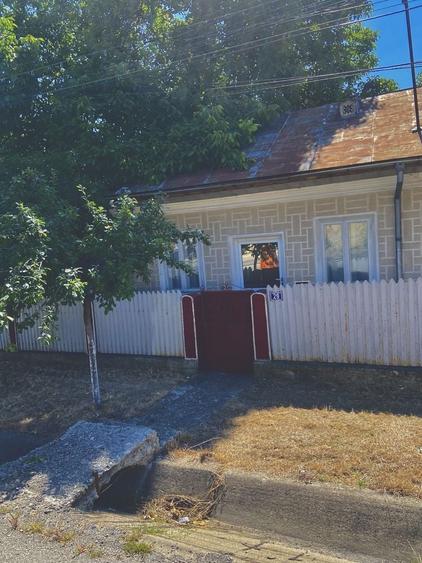 Casă cu 4 camere în Valea Sării