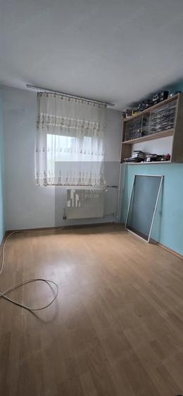 Apartament cu 3 camere semidecomandat în Brâncoveanu