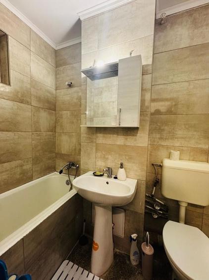 Apartament cu 2 camere semidecomandat, mobilat în Colentina