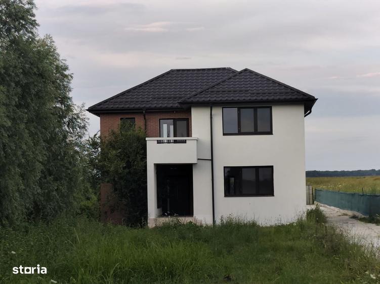 Casă cu 4 camere în Tărtășești