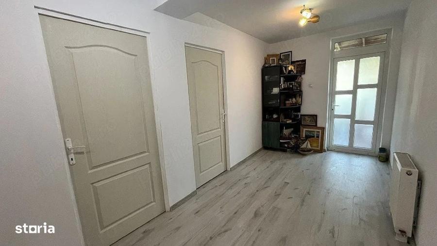 Apartament cu 3 camere decomandat în Bucium