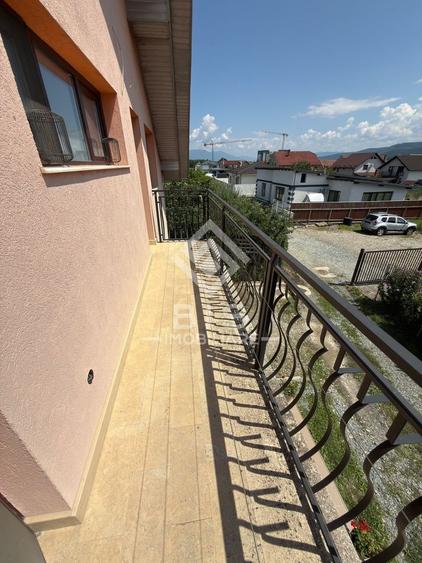 Casă individuală cu 4 camere cu Canalizare în Nord-Vest