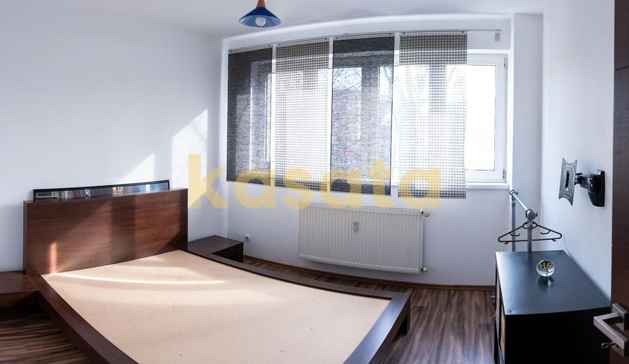 Apartament cu 2 camere semidecomandat, mobilat în P-ța Victoriei