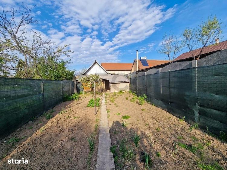 Casă cu 2 camere cu Teren 358 Mp în Central