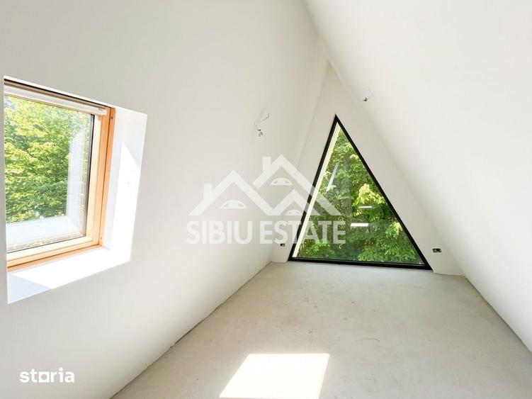 Casă cu 4 camere cu Teren 1000 Mp în Porumbacu de Jos