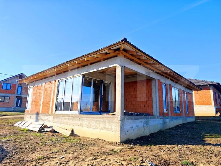 Casă individuală cu 4 camere cu Teren 600 Mp în Paleu