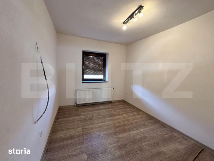 Casă cu 7 camere cu Teren 3200 Mp în Băcia