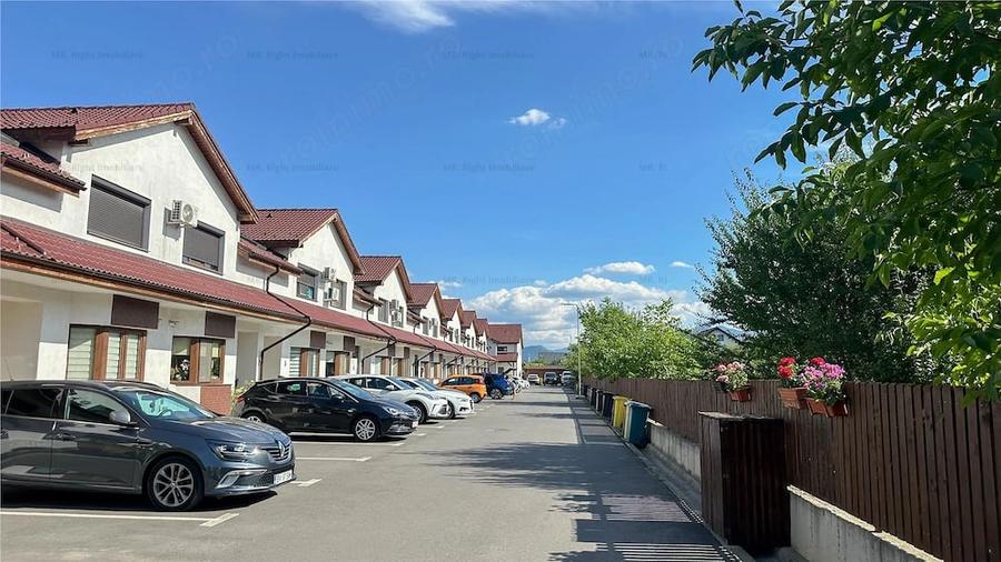 Casă cu 4 camere cu Teren 250 Mp în Sânpetru