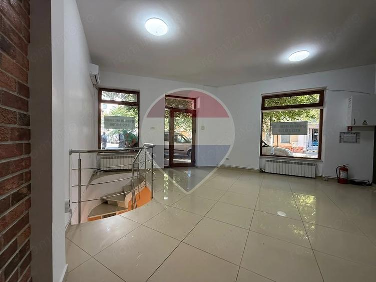 Spațiu comercial, de 74 mp, în Central