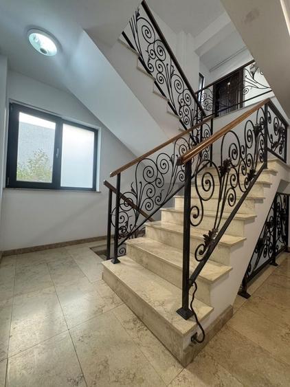 Apartament cu 3 camere semidecomandat, mobilat în Aviației