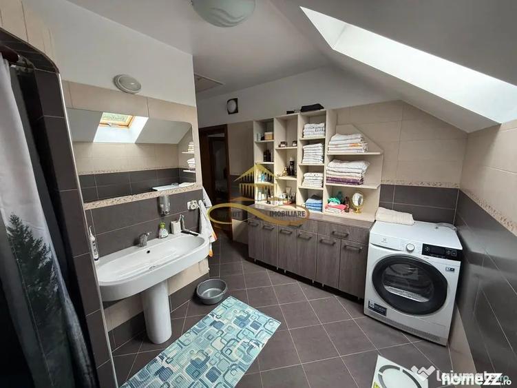 Casă cu 5 camere cu Teren 760 Mp în Măgura