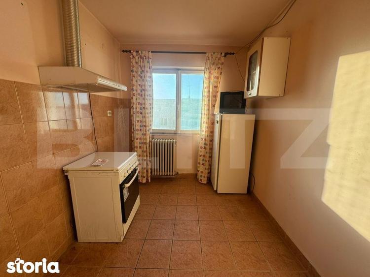 Apartament cu 3 camere semidecomandat în Central