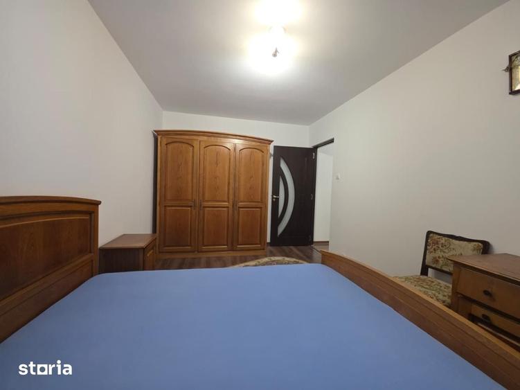 Apartament cu 3 camere semidecomandat în Dobroești