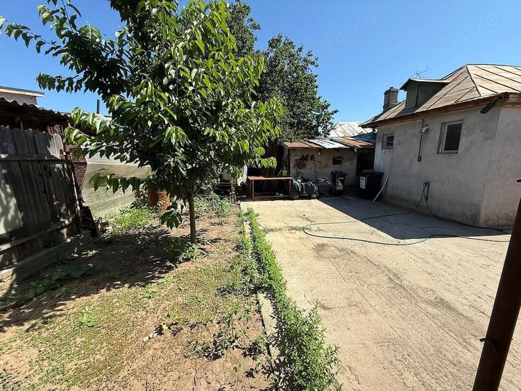 Casă cu Teren 240 Mp în 23 August (Cațelul)