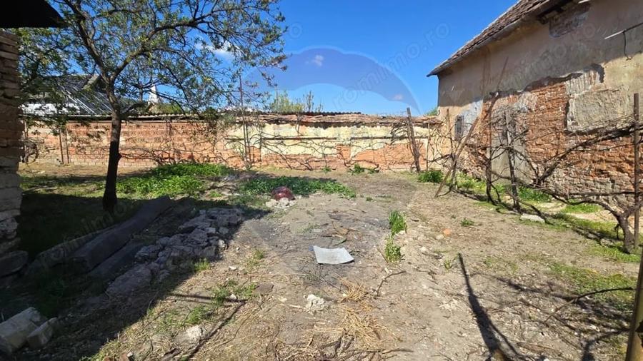 Casă cu 3 camere cu Teren 847 Mp în Central
