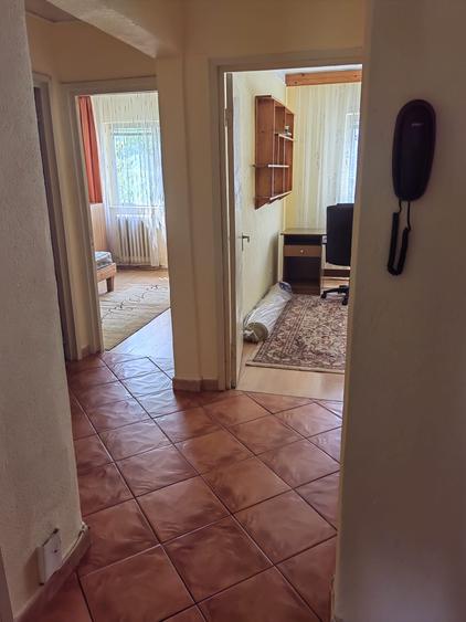 Apartament cu 4 camere decomandat în Dacia