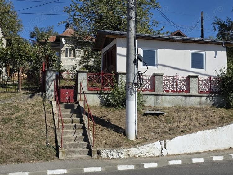 Casă cu 3 camere cu Teren 540 Mp în Central