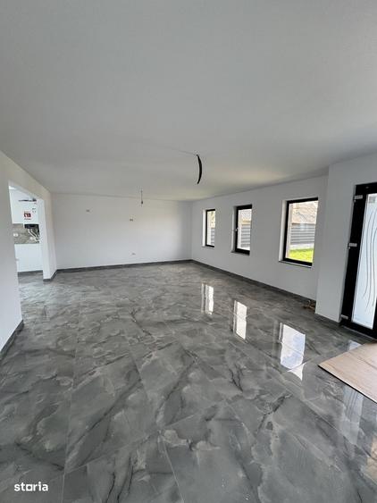 Casă cu 3 camere cu Teren 600 Mp în Cordun
