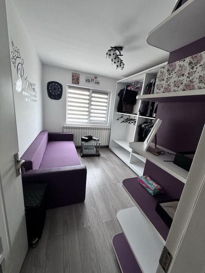 Apartament cu 4 camere în Broșteni
