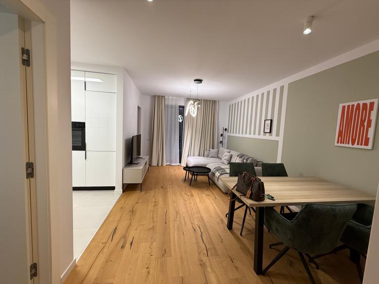 Apartament cu 2 camere semidecomandat în Aviației