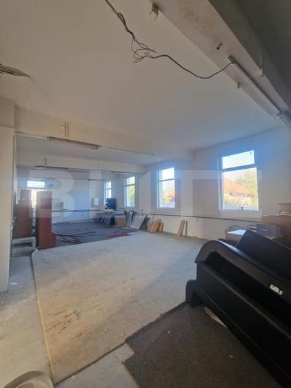 Spațiu industrial, de 370 mp, în Hălchiu