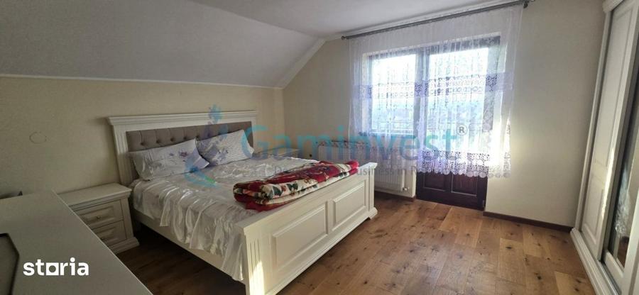 Casă cu 5 camere cu Teren 2690 Mp în Central