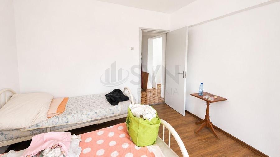 Apartament cu 3 camere decomandat în Lacul Tei