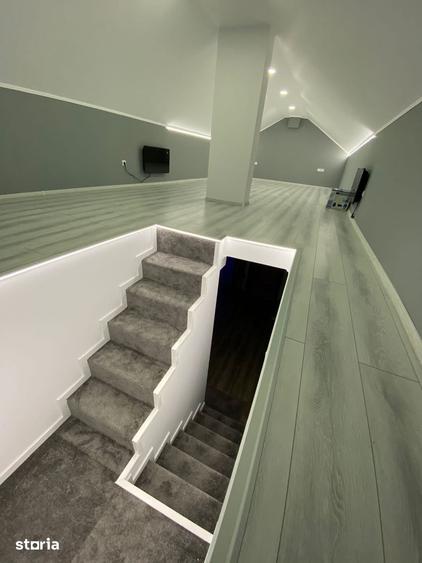 Casă cu Teren 303 Mp în Vădeni