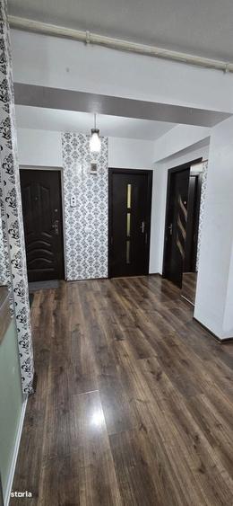 Apartament cu 3 camere decomandat în Km 5