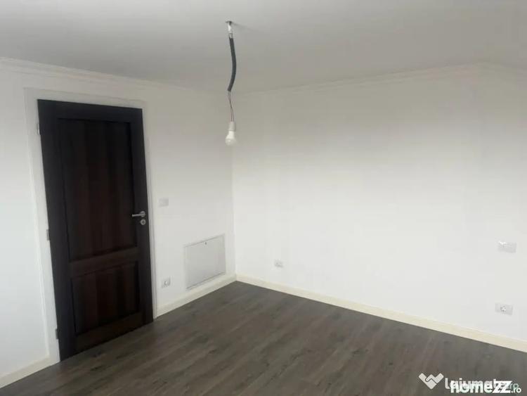 Casă cu 5 camere cu Teren 2000 Mp în Podari