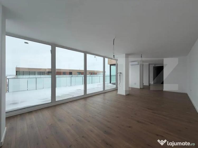 Apartament cu 4 camere semidecomandat în Torontalului