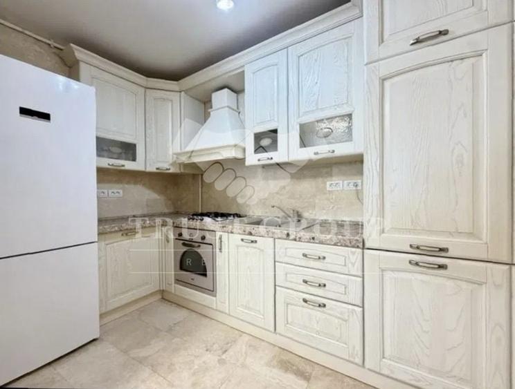 Apartament cu 3 camere decomandat, mobilat în Clucerului