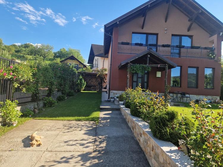 Casă cu 3 camere în Aranghel