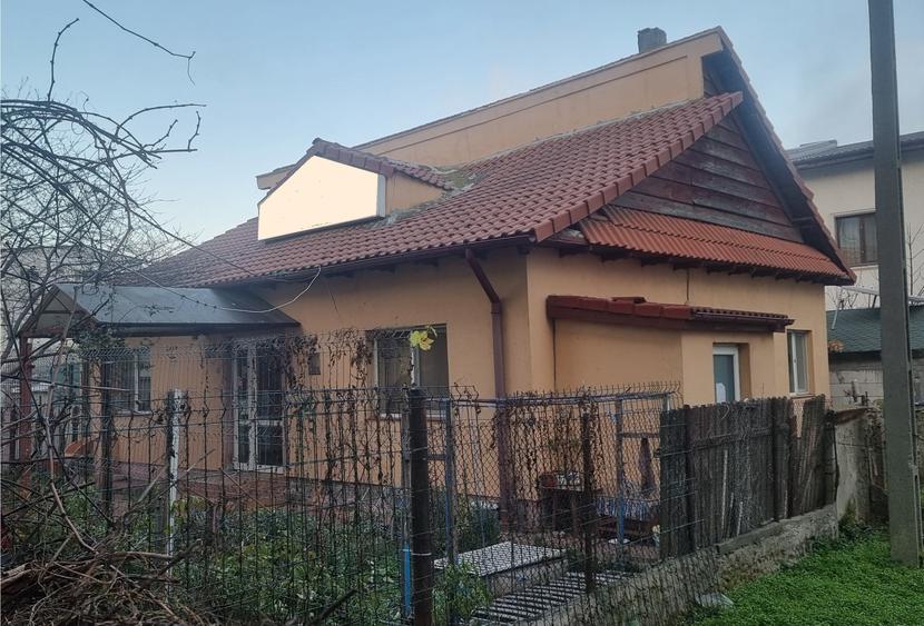 Casă individuală cu 5 camere cu Canalizare în Năvodari