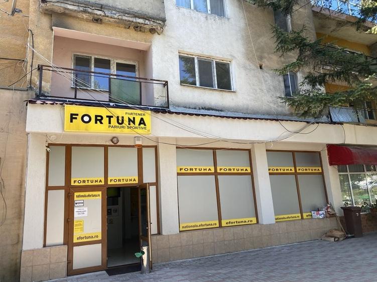 Spațiu comercial, de 60 mp, în Bala