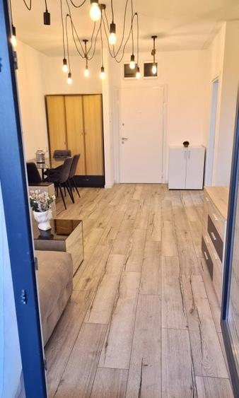 Apartament cu 2 camere semidecomandat, mobilat în Titan