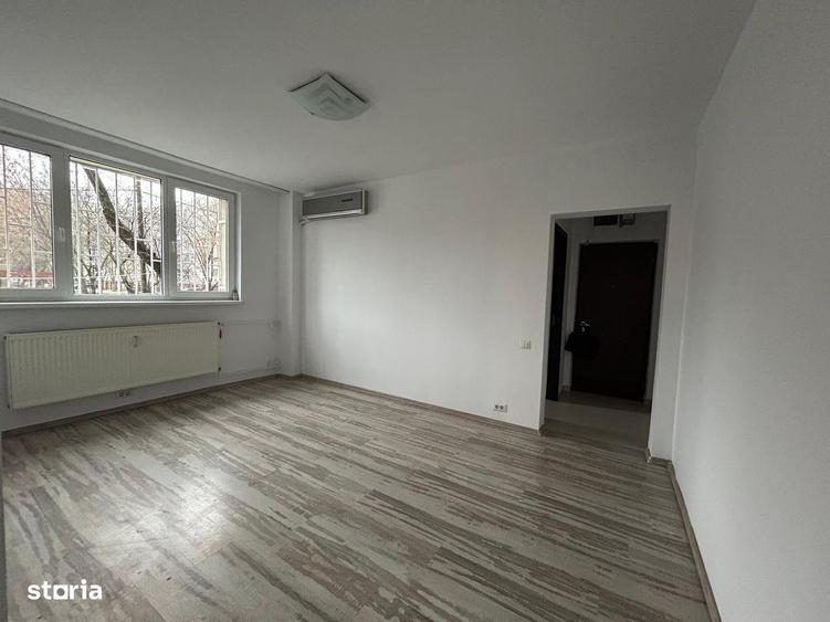 Apartament cu 4 camere în Drumul Taberei