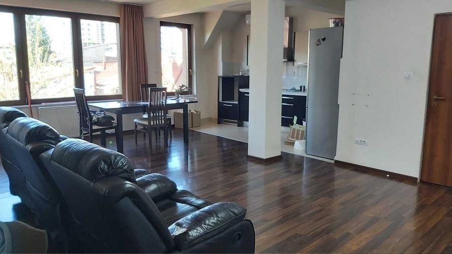 Casă cu 4 camere cu Teren 370 Mp în Central