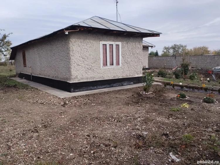 Casă cu 4 camere cu Teren 1600 Mp în Central