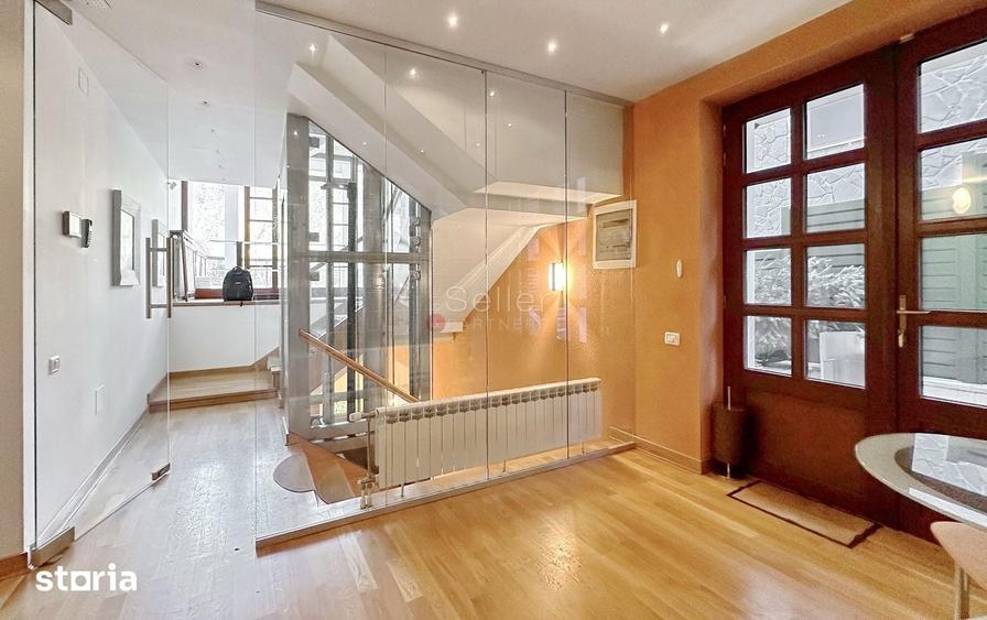 Apartament cu 4 camere în Schei