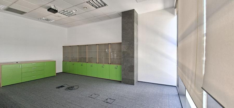 Birou, de 258 mp, în Central