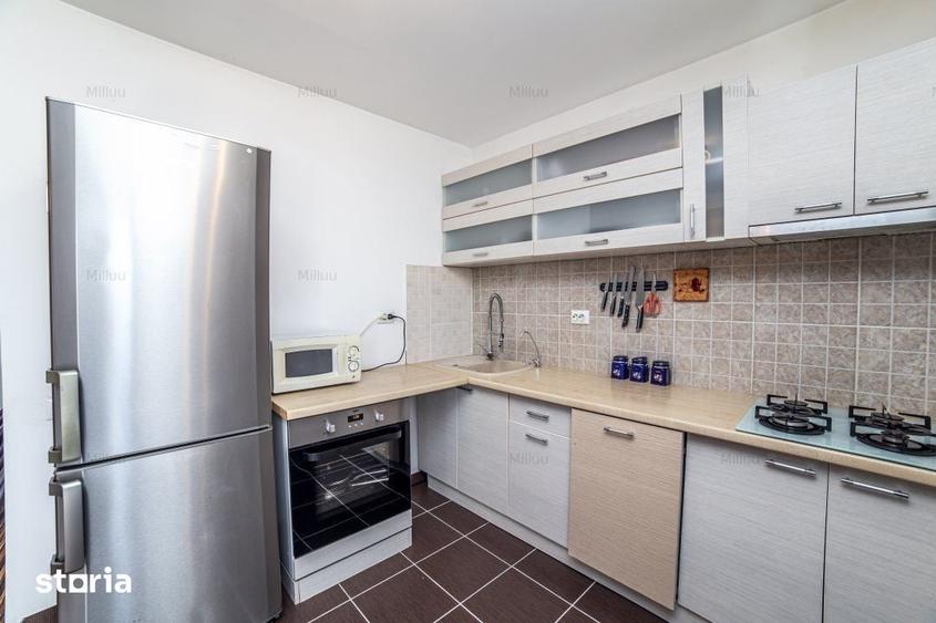 Apartament cu 3 camere decomandat în Berceni