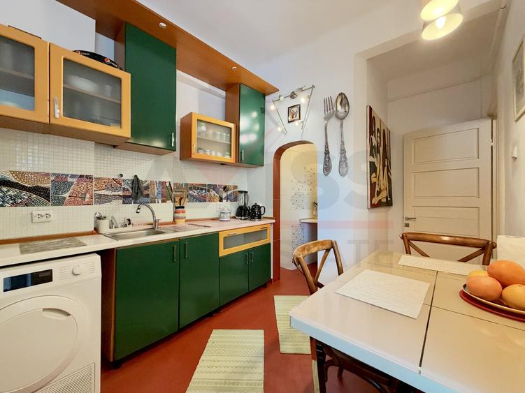 Apartament cu 3 camere decomandat, mobilat în Peninsula