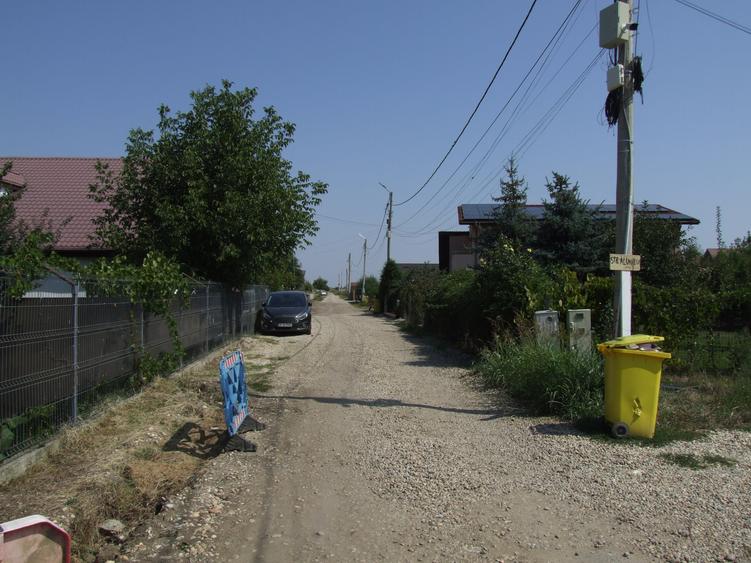Teren intravilan de 9817 mp, în Domnești