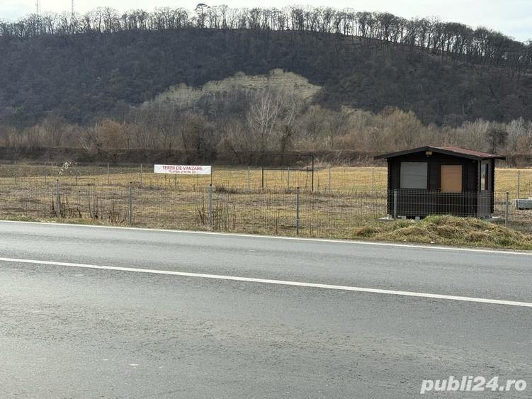 Teren de 5800 mp, în Central
