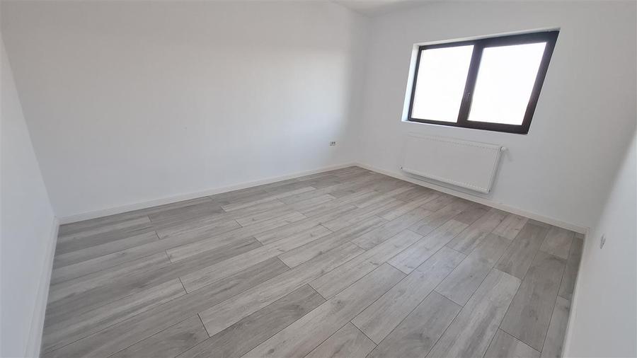 Duplex cu 4 camere cu Canalizare în Valea Lupului