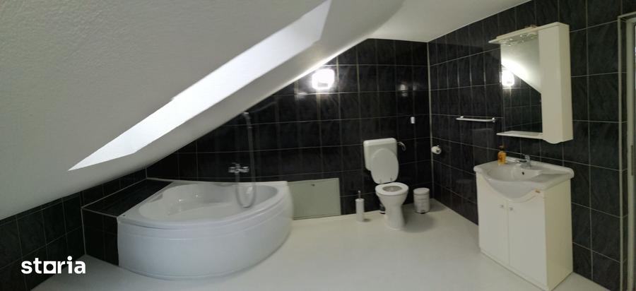 Casă cu 4 camere cu Teren 50 Mp în Podgoria